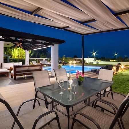 Elysian Villa อาฟานโท ภายนอก รูปภาพ